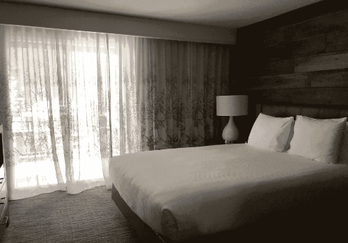 Chambre dans un hôtel B&B à Saussenac